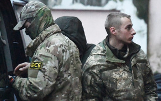 Агрессия РФ в Азовском море: «суд» рассмотрит продление ареста морякам
