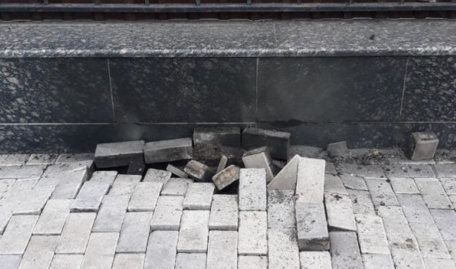 Возле посольства РФ в Киеве произошел мощный взрыв: первые подробности
