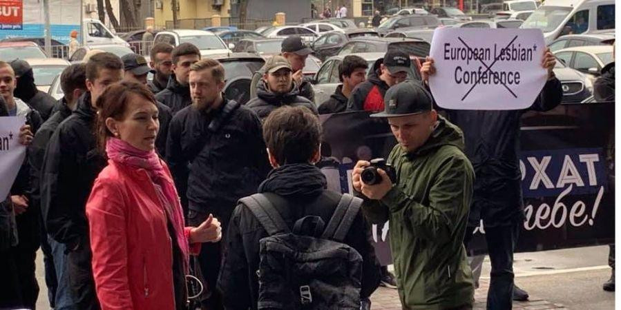 Десять пострадавших: в Киеве избили участников лесбийской конференции