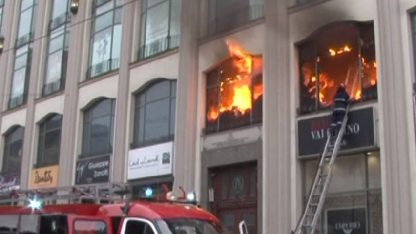 Масштабный пожар в торговом центре во Львове: есть подробности