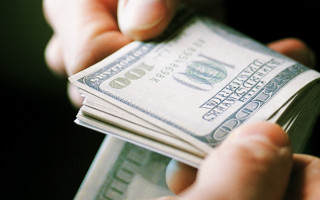 Заробляв $2 тисячі щодня: підполковника поліції затримали у Києві