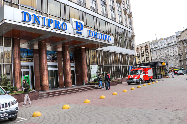 Эвакуация людей из отеля «Дніпро»: что случилось