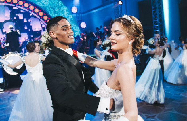 Благотворительный Венский бал прошел в Киеве: яркое видео