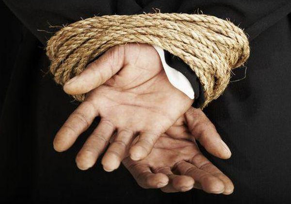 Злоумышленники в Киеве средь бела дня похитили человека: есть подробности