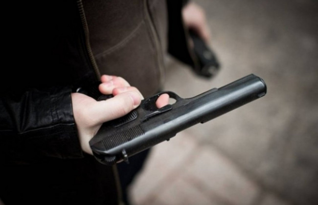 Чоловік з пістолетом у стоматології Маріуполя погрожував пацієнтам з дітьми