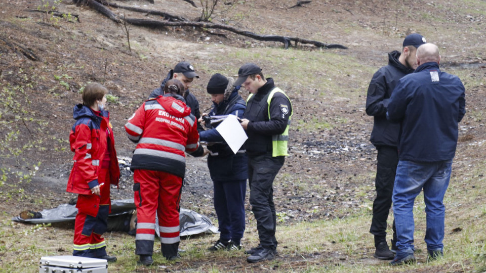 Трагедия в Киеве: бездыханное тело мужчины было найдено в лесной зоне