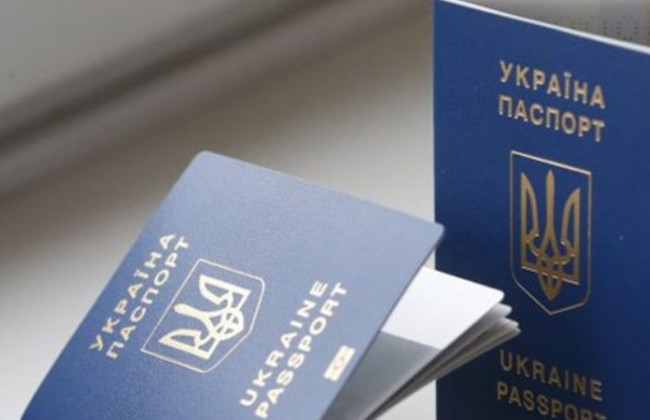 Суд просять заборонити Порошенку та суддям ВС виїжджати за кордон після виборів