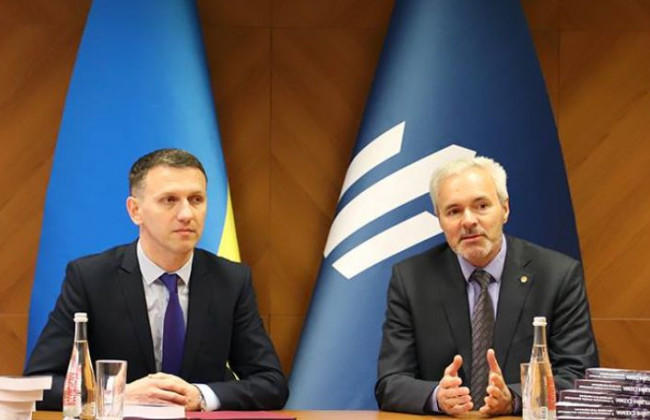 Боротьба з корупцією: у ДБР презентували практичний посібник