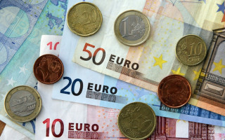 25 тисяч євро викрали у пенсіонера в Києві