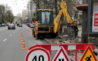 У Києві на вулиці Івана Мазепи облаштують паркувальні кишені