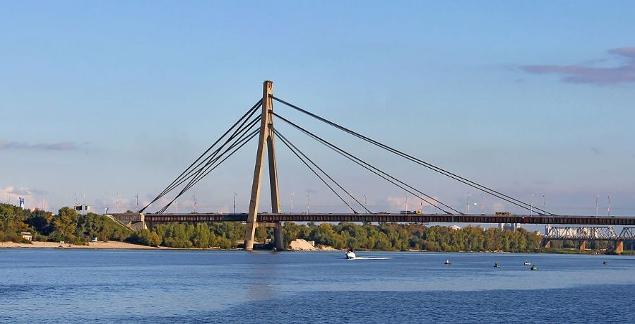 Один из мостов Киева сегодня перекроют