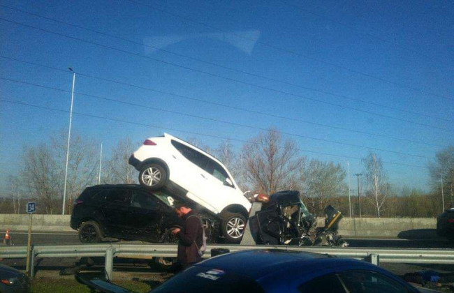 Масштабна ДТП під Києвом: водія вирізали