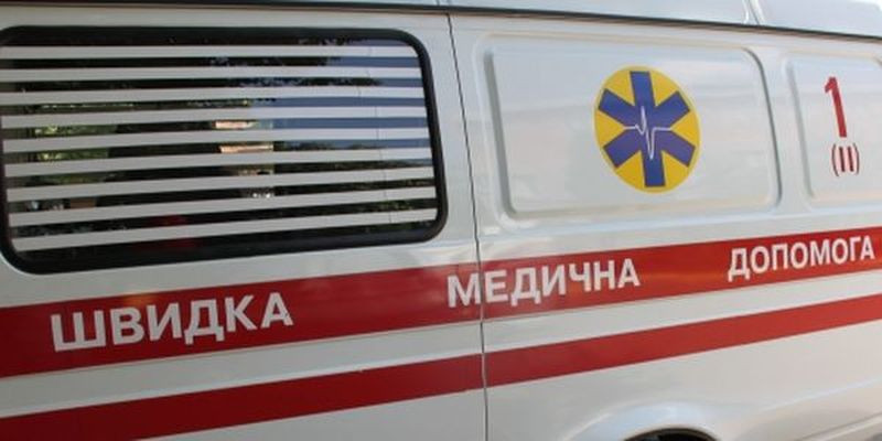 Чудом спаслась: в Одессе женщина выпала с 9 этажа и выжила