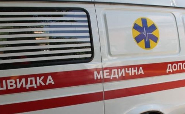 Чудом спаслась: в Одессе женщина выпала с 9 этажа и выжила