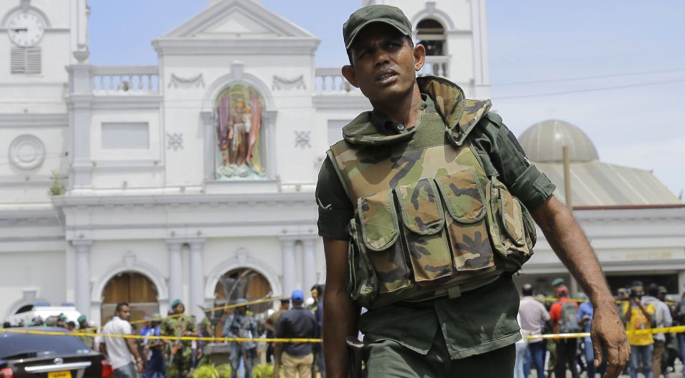 Серия взрывов прогремела на Шри-Ланке: много погибших и раненых