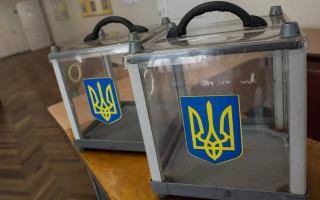 Зеленский и Парубий прибыли на участки для голосования