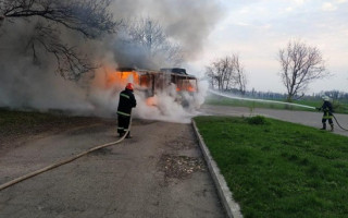 Пожар на колесах: в Черкасской области на ходу вспыхнул автобус