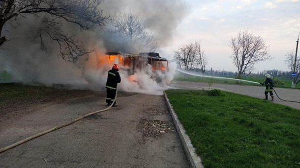 Пожар на колесах: в Черкасской области на ходу вспыхнул автобус
