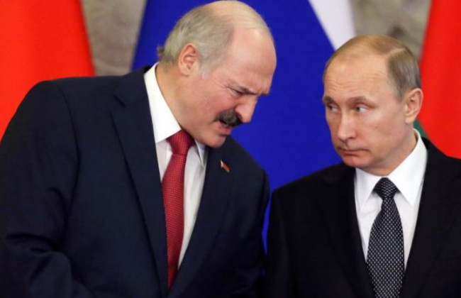 Нож в спину: чем Лукашенко напугал Путина