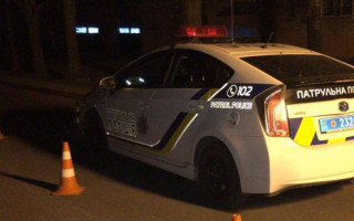 У поліцейському автомобілі в Сумах загинула людина: за справу взялося ДБР
