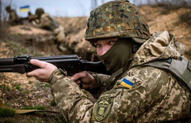 ЗСУ точним ударом знешкодили бойову машину терористів на Донбасі