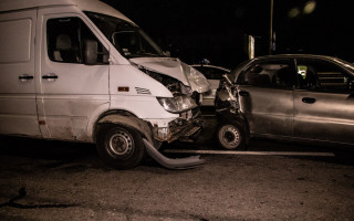 ДТП с пострадавшим в Киеве: Mercedes Sprinter на скорости влетел в Lanos