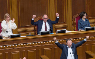 Закон про українську мову прийнято: як відреагували користувачі соцмереж