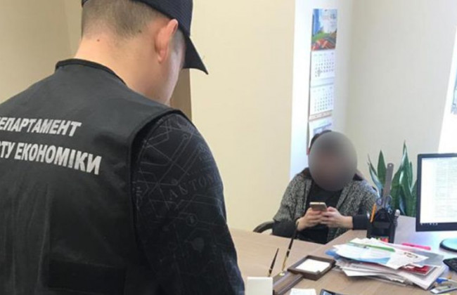 Завдали державі мільйонних збитків: ДБР взялося за фіскалів