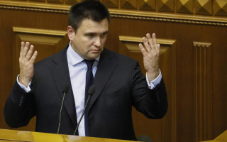 Повод для военного вмешательства в Украину: Климкин о выдаче паспортов РФ жителям ОРДЛО