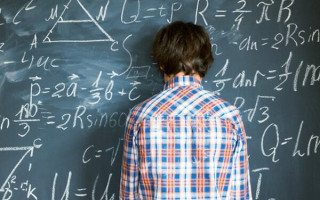 Экзамен по математике станет обязательным для выпускников: когда это будет