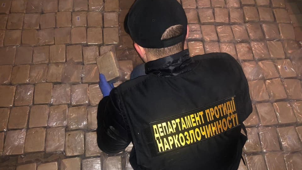 Мощный героиновый картель «накрыли» в Киеве: все подробности