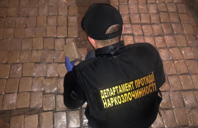 Мощный героиновый картель «накрыли» в Киеве: все подробности