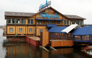 Невідомі розсріляни ресторан на воді у Києві