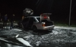 Под Ровно на АЗС загорелся автомобиль: появились подробности