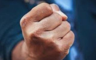 ЧП в Киеве: дерзкие хулиганы напали на туриста