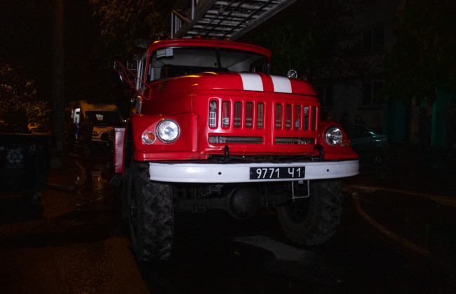 В Киеве горела 9-этажка: жильцов дома эвакуировали