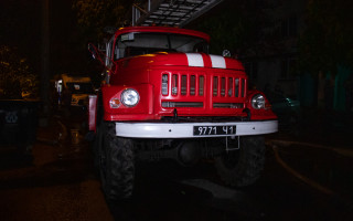 В Киеве горела 9-этажка: жильцов дома эвакуировали