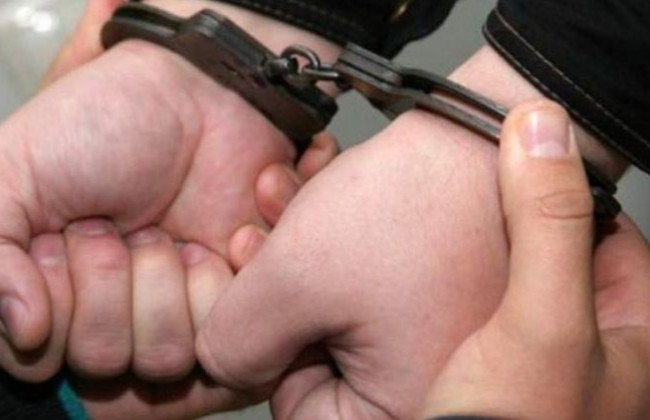 Продавав зброю: ДБР завершило розслідування щодо правоохоронця