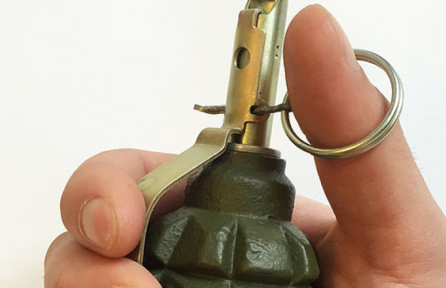 Пьяный мужчина с гранатой угрожал взорвать магазин под Киевом