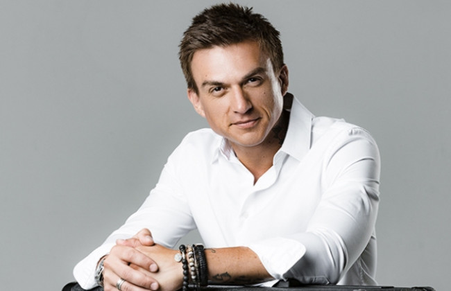 Влад Топалов попал в ДТП, а Алсу отстранили от Евровидения: новости шоубиза