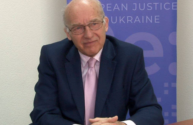 Фантастично, як у такій ситуації українські судді зберігають почуття гумору, — суддя з Британії оцінив роботу колег