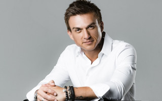 Влад Топалов попал в ДТП, а Алсу отстранили от Евровидения: новости шоубиза