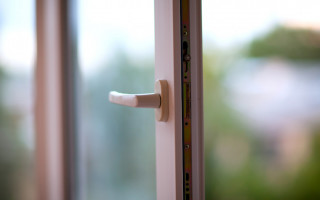 Родился в рубашке: мальчик выжил после падения с многоэтажки