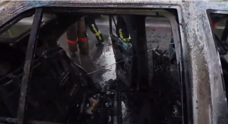 Страшное ДТП в Киеве: автомобиль разбил припаркованные машины и загорелся