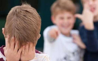 Скандал у школі Києва: учні кілька місяців «цькували» однокласника