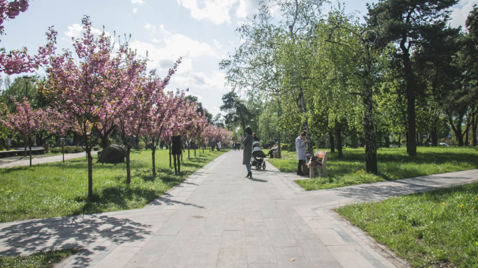 Киевлянам показали парк, на ремонт которого выделили 8 млн (фото)
