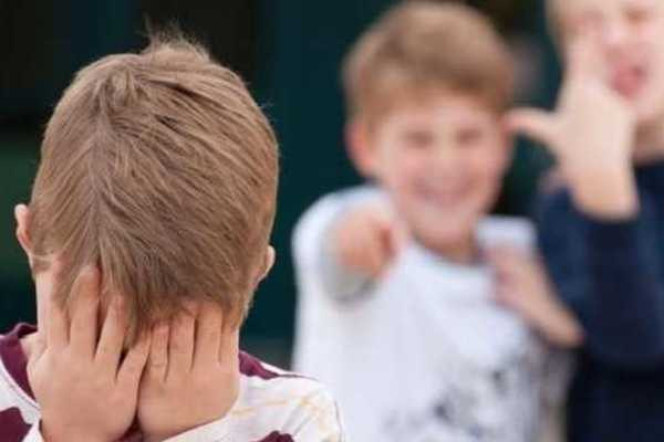 Скандал у школі Києва: учні кілька місяців «цькували» однокласника