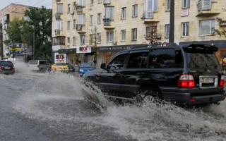 В сети показали последствия непогоды в Киеве (видео)
