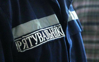 Трагедия в Мариуполе: двое детей погибли под тоннами песка