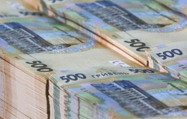 Частина киян отримають гроші у травні: що слід знати